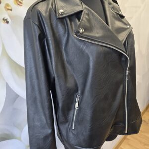 Ramoneska Skórka Eco Plus Size – stylowa kurtka ze srebrnymi zamkami - obrazek 5